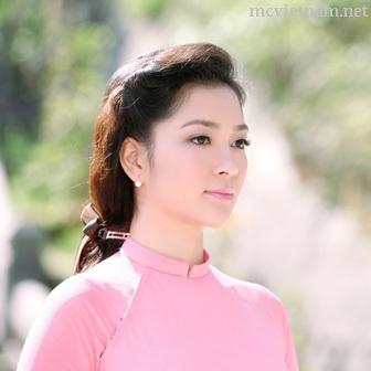 HH Nguyễn Thị Huyền: Mặc "áo giáp" tránh "tên rơi đạn lạc"