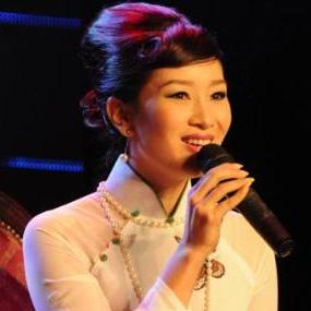 MC Thu Hương gấp rút thi Mrs World 2011