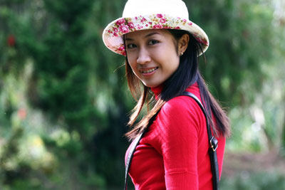 MC Hồng Minh: Phải đứng trước sân khấu con người MC của tôi mới tỉnh giấc