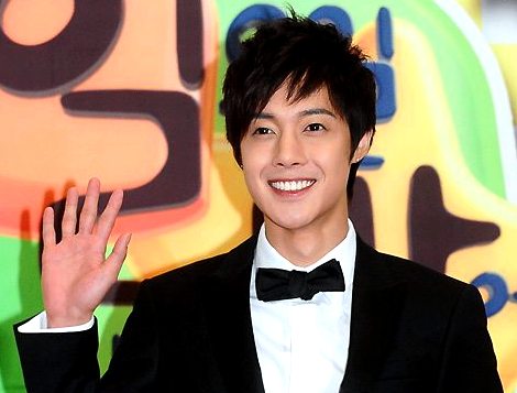 Kim Hyun Joong háo hức làm MC